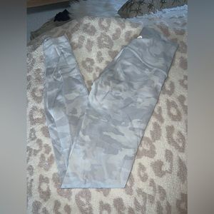 Wunder Under High-Rise leggings 28 in